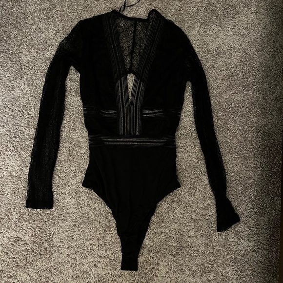 Casita Black Sheer Lace Long Sleeve Bodysuit - Picture 2 of 3